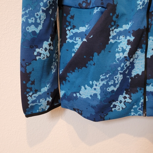 Adidas Z.N.E. Performance Hoodie - size M - Picture 9 of 9